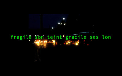 "fragile son teintgracile ses lon" in green text, lights in the background